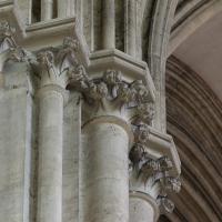 Cathédrale Notre-Dame de Bayeux - Interior, nave, northwest crossing pier, transverse arch, shaft capitals