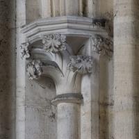 Cathédrale Notre-Dame de Bayeux - Interior, north transept, northwest crossing pier, vaulting shaft capital