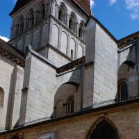 Collégiale Notre-Dame de Beaune - Exterior, north nave buttresses and crossing tower