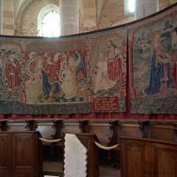 Collégiale Notre-Dame de Beaune - Interior, chevet, choir stalls, tapestry