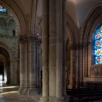 Église Saint-Laumer de Blois - Interior, north ambulatory aisle looking west, pier