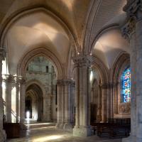 Église Saint-Laumer de Blois - Interior, north ambulatory aisle looking west