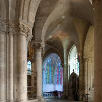 Église Saint-Laumer de Blois - Interior, south ambulatory aisle looking east