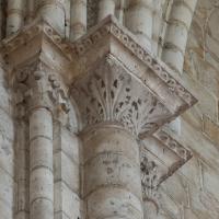 Église Saint-Laumer de Blois - Interior, chevet, north clerestory, vaulting shaft capitals