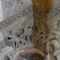 Église Saint-Laumer de Blois - Interior, chevet, ambulatory, axial chapel entrance, shaft capital