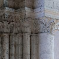 Église Saint-Laumer de Blois - Interior, nave, north aisle, north transept entrance, vaulting shaft capitals