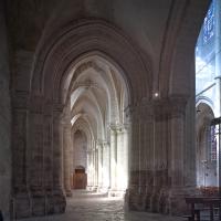 Église Saint-Laumer de Blois - Interior, south nave aisle looking west