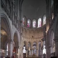 Église Saint-Laumer de Blois - Interior, crossing looking east into chevet
