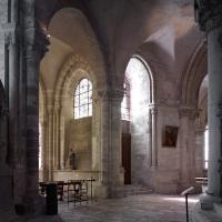 Église Saint-Laumer de Blois - Interior, east ambulatory looking southeast
