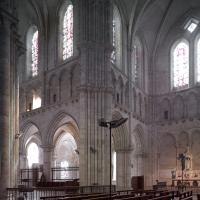 Église Saint-Laumer de Blois - Interior, north transept looking southeast into crossing