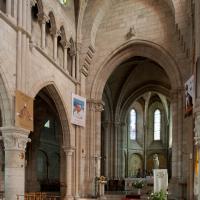 Église Notre-Dame de Bougival - Interior, nave looking northeast