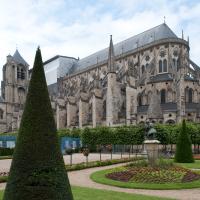 Cathédrale Saint-Étienne de Bourges - Exterior, chevet and nave from southeast