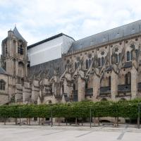 Cathédrale Saint-Étienne de Bourges - Exterior, nave from southeast