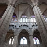 Cathédrale Saint-Étienne de Bourges - Interior, nave south side from north nave aisle