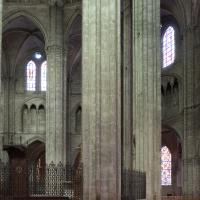 Cathédrale Saint-Étienne de Bourges - Interior, chevet, inner south ambulatory looking north
