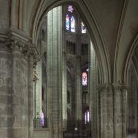 Cathédrale Saint-Étienne de Bourges - Interior, chevet, outer south ambulatory looking into inner south ambulatory 