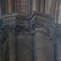 Cathédrale Saint-Étienne de Bourges - Interior, nave, north inner aisle clerestory, vaulting shaft capitals