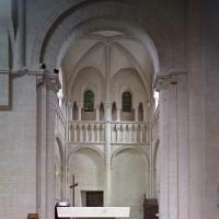 Église de la Trinité de Caen - Interior, north transept from crossing