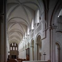 Église de la Trinité de Caen - Interior, north nave elevation from crossing