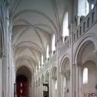 Église de la Trinité de Caen - Interior, nave looking east