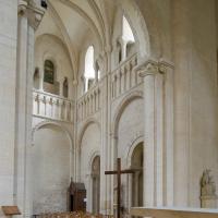 Église de la Trinité de Caen - Interior, crossing and north transept