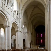 Église de la Trinité de Caen - Interior, nave facing northeast