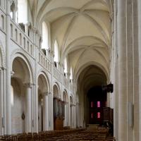 Église de la Trinité de Caen - Interior, north nave elevation