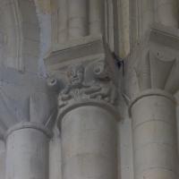 Église de la Trinité de Caen - Interior, nave, south clerestory, vaulting shaft capitals