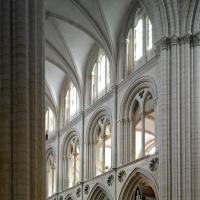 Église Saint-Étienne de Caen - Interior, south chevet elevation from north transept