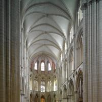 Église Saint-Étienne de Caen - Interior, east chevet from crossing