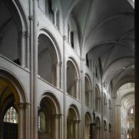 Église Saint-Étienne de Caen - Interior, north nave elevation looking east