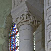 Église Saint-Étienne de Caen - Interior, nave, north clerestory, window, shaft capitals