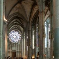 Église Saint-Nazaire de Carcassonne - Interior, south transept looking northeast into crossing and north transept