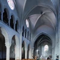 Église Saint-Saturnin de Champigny-sur-Marne - Interior, nave looking northeast