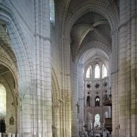 Église Saint-Sulpice de Chars - Interior, nave looking east