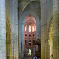 Église Saint-Sulpice de Chars - Interior, nave looking toward chevet