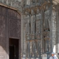 Cathédrale Notre-Dame de Chartres - Exterior, south transept, west portal, eastern jambs
