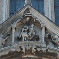 Cathédrale Notre-Dame de Chartres - Exterior, south transept, porch, center entrance, gable, detail
