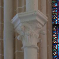Cathédrale Notre-Dame de Chartres - Interior, chevet, axial chapel, vaulting shaft capital