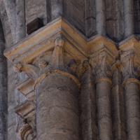 Cathédrale Notre-Dame de Chartres - Interior, nave, southwest crossing pier, transverse arch, shaft capitals