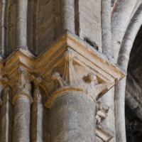 Cathédrale Notre-Dame de Chartres - Interior, nave, northwest crossing pier, transverse arch, shaft capitals