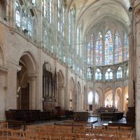 Église Saint-Père-en-Vallée de Chartres - Interior, north nave elevation looking east