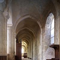 Église Saint-Père-en-Vallée de Chartres - Interior, north chevet aisle looking west