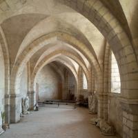 Église de la Madeleine de Châteaudun - Interior, crypt