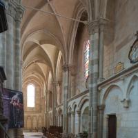 Église Saint-Martin de Clamecy - Interior, south nave aisle looking east