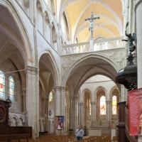 Église Saint-Martin de Clamecy - Interior, north nave elevation looking east