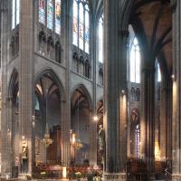 Cathédrale Notre-Dame de Clermont-Ferrand - Interior, chevet,  south aisle aisle looking northeast form south transept