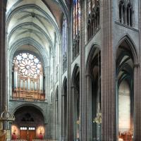 Cathédrale Notre-Dame de Clermont-Ferrand - Interior, nave looking northwest