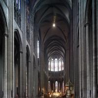 Cathédrale Notre-Dame de Clermont-Ferrand - Interior, nave, west end, looking northeast