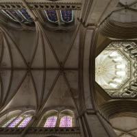 Cathédrale Notre-Dame de Coutances - Interior, crossing  lantern and nave vaults